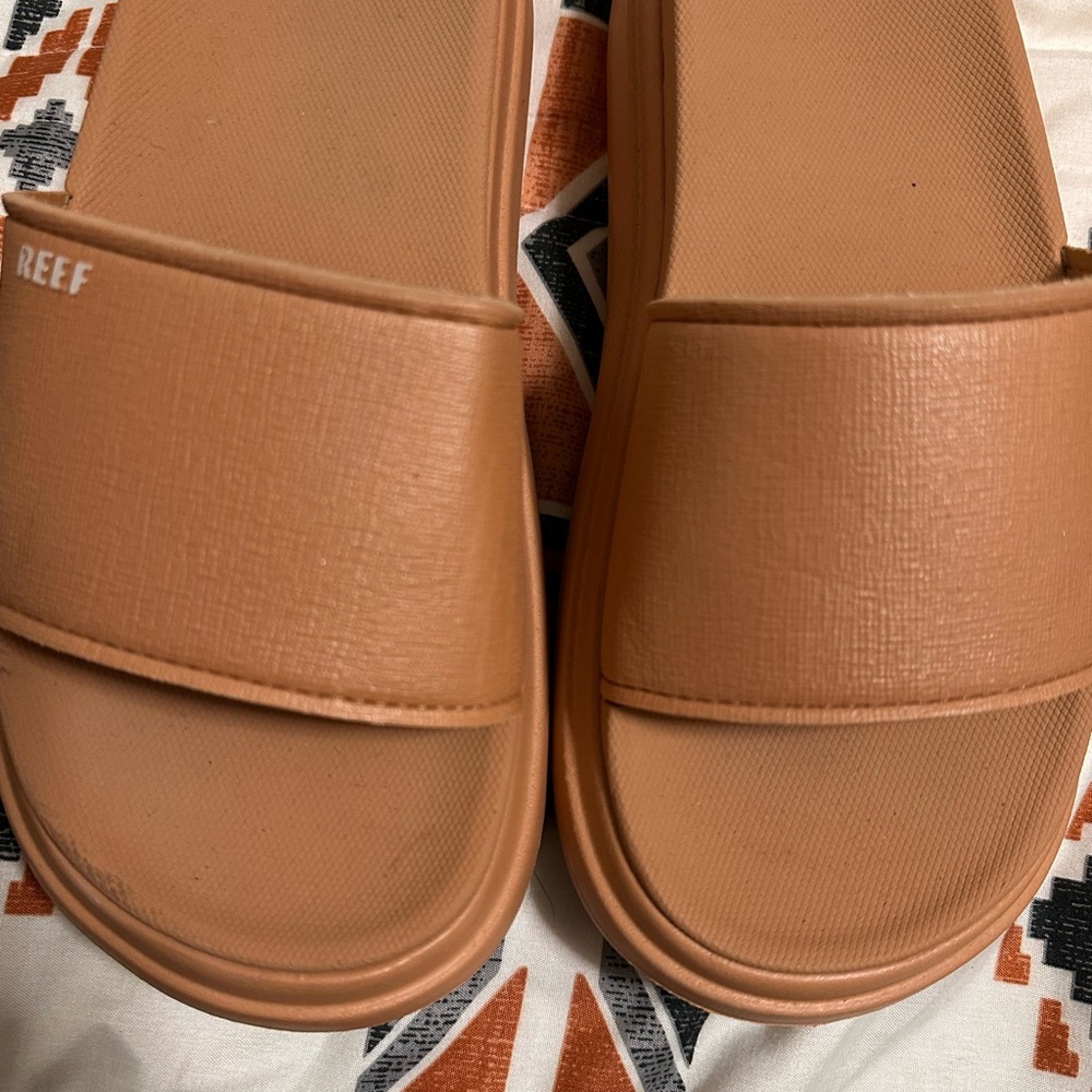 Reef Women's Sandals in Tan